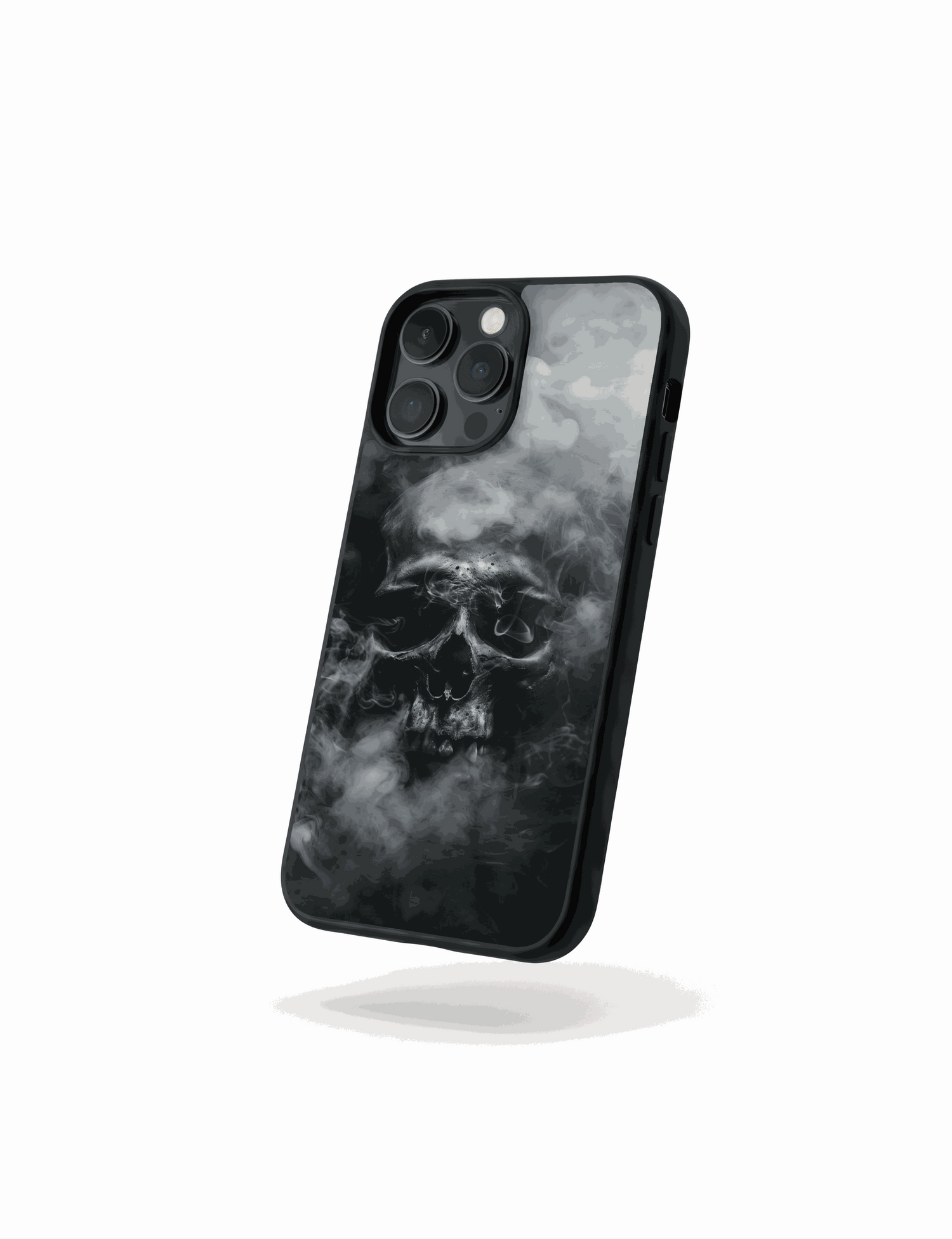 Funda Calavera de Humo con diseño oscuro de calavera entre humo, protección antigolpes y estilo urbano.