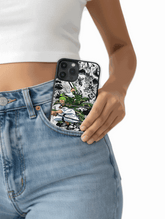 Funda manga Caso Zoro Wano con diseño de espadachín imponente y protección antigolpes