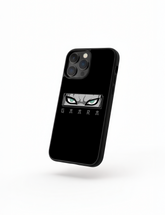Case Gaara Sand Eyes diseño minimalista con fondo oscuro y mirada intensa de Gaara de Naruto
