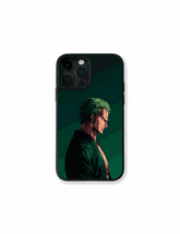 Funda Case Zoro Emerald Resolve con diseño inspirado en One Piece, protección antigolpes y estilo enfocado y poderoso