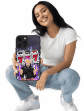 Case Jackpot Jujutsu Kaisen diseño tragamonedas 777 con energía oscura y actitud intensa